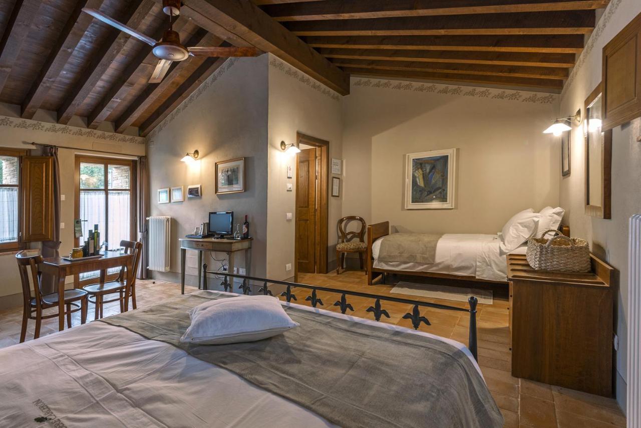 Podere Carceroni Poggi del Sasso Εξωτερικό φωτογραφία